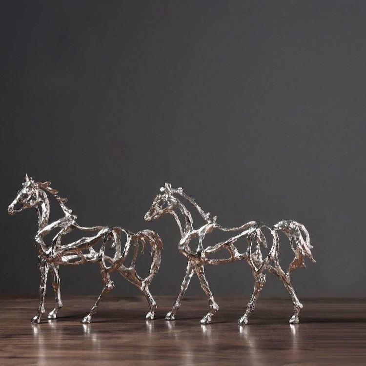 Escultura Galvanoplastia Cavalo de Ferro - Mega Market
