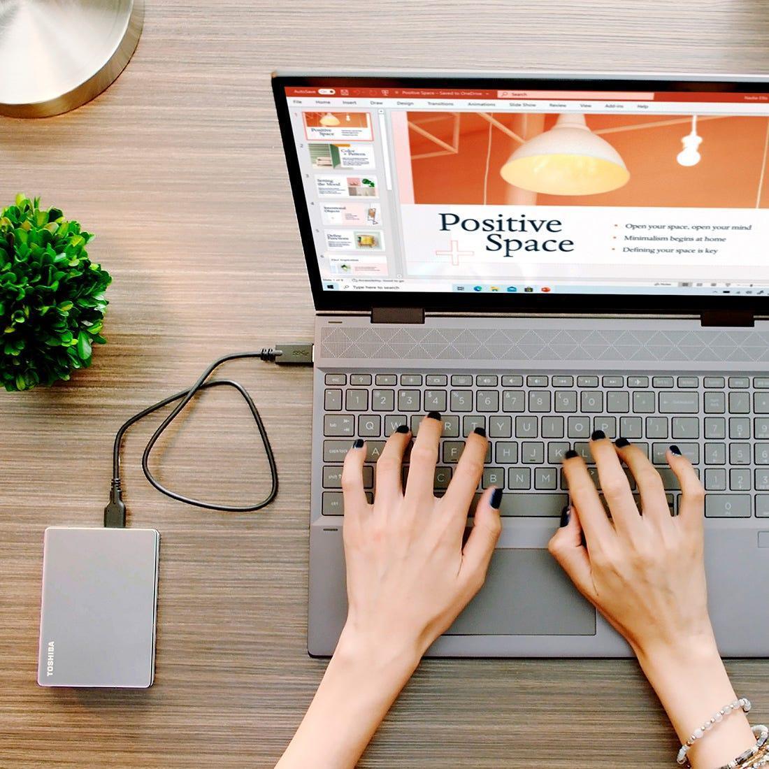 HD Externo Toshiba 4TB Canvio FLEX Prata HDTX140XSCCA I - Mega Market