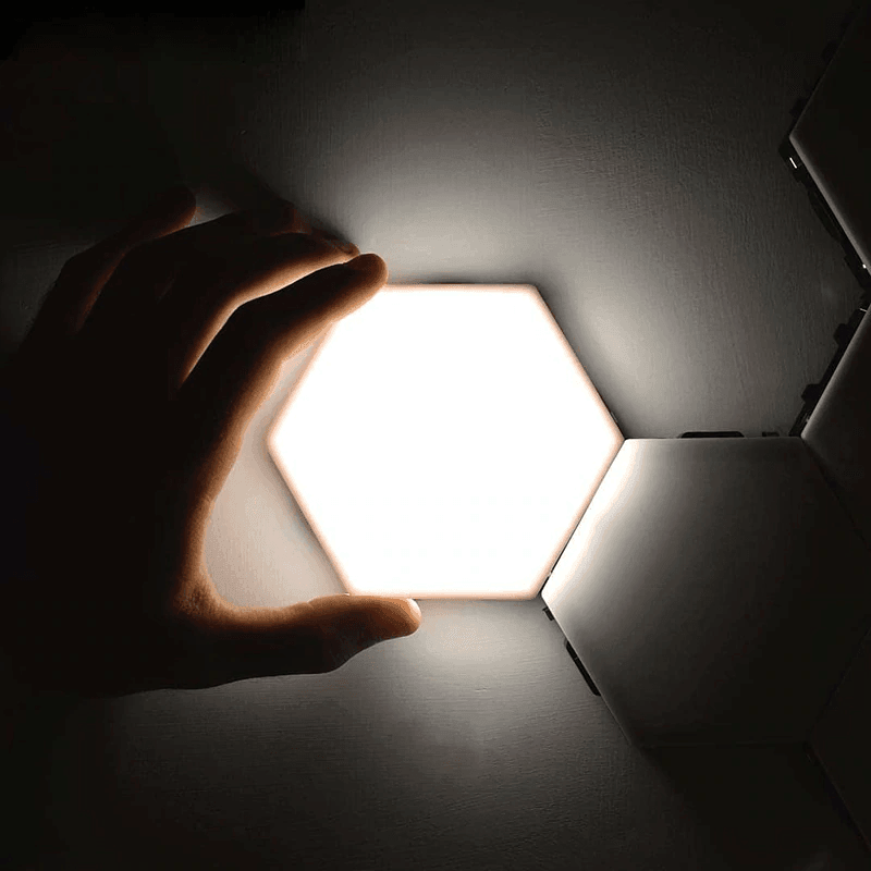 Luminária LED Touch Screen Quantum® - Mega Market